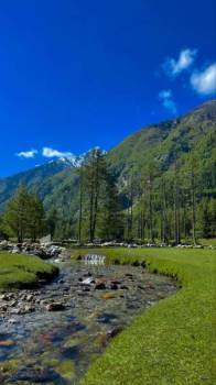 Deluxe Kashmir Tour Package For 4 Nights 5 Days