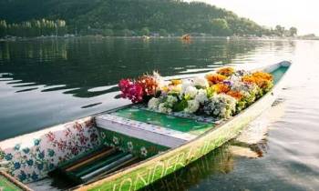 Scenic Kashmir Tour Package