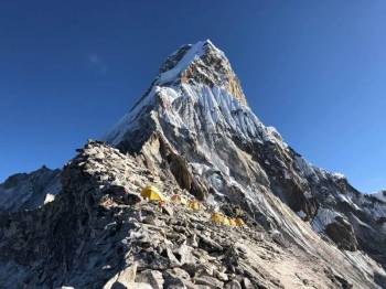 Conquer the Jewel - Ama Dablam Expedition 30 Days Tour