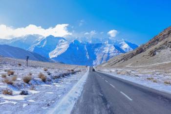 Chandigarh - Manali - Leh - Srinagar 6 Nights 7 Days Tour