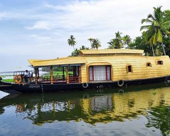 4D Gateway Thekkady - Alleppey Tour Package