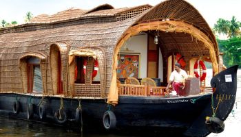 3 Night Munnar - House Boat Tour Package Ex - Cochin