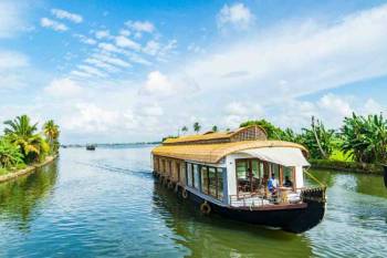 Kerala Honeymoon Package With Vagamon & Varkala Tour 6 Nights 7 Days