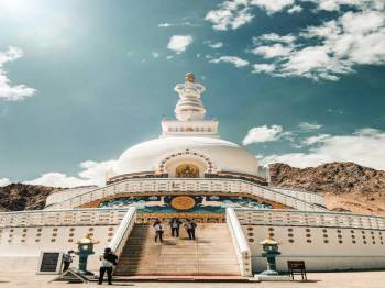 Leh Ladakh Trip – Pangong Lake & Himalayan Wonders 4 Nights 5 Days