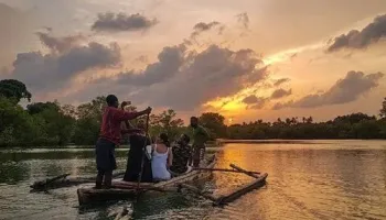Sundowner Cruises With Dinner Tour