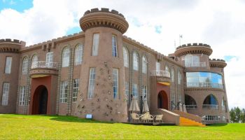 Team Building In Tafaria Castle - Country Lodge Tour