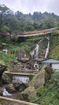 Lachung Tour Packages