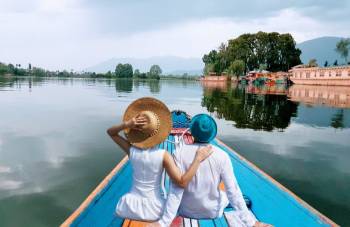 Kashmir Honeymoon Package 6N - 7D