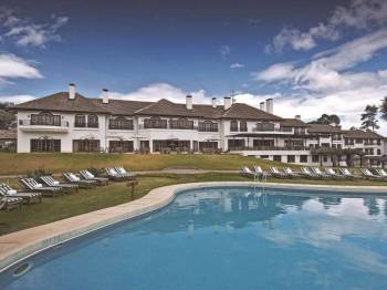 5 Days 4 Nights Mt. Kenya Safari Club - Lake Nakuru - Masai Mara Safari Tour