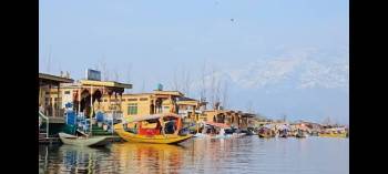 Delhi to Srinagar Jammu Kashmir destination