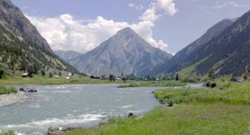 Family trip to Gurez valley. Kashmir