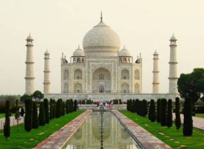 Day Trip to Taj Mahal and Agra from Delhi By Car Tour