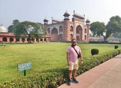 Taj Mahal Sunrise Tour