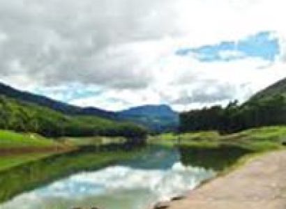 Munnar - Thekkady - Alappuzha Houseboat - Kovalam - Kanyakumari Tour 