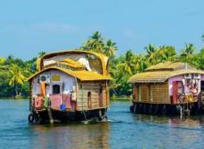 Thekkady - Alleppey Romantic Honeymoon Package 3 Nights/ 4 Days