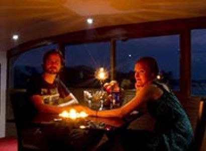 Honeymoon Houseboat Package