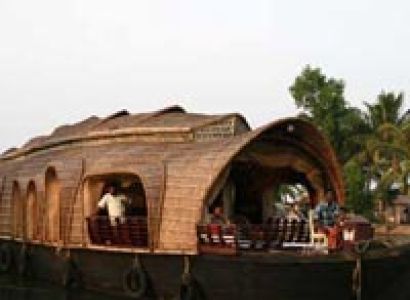 Munnar - Alappuzha Houseboat (3N/4D) Tour