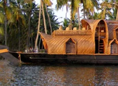 Kerala Coconut Holidays Tour