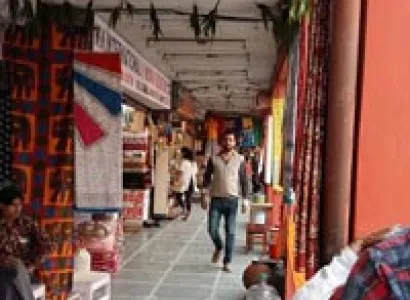 Taj, Temple & Ganges Tour