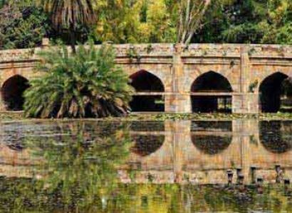 Taj, Temple & Ganges Tour