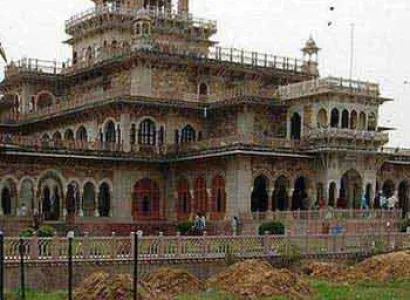 Taj, Temple & Ganges Tour