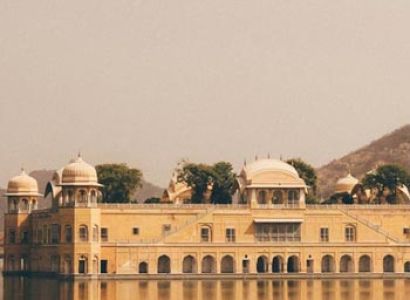 Taj, Temple & Ganges Tour