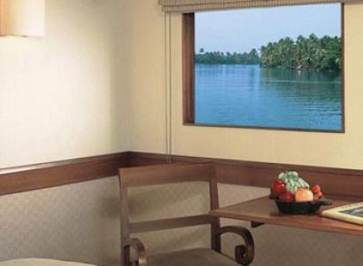 Luxury Cruise in Kerala – God’s Own Country Tour