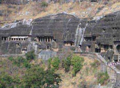 Sun Sand & Cave Temples Tour