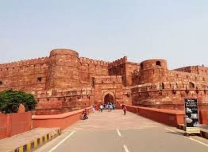 Weekend Breaks -agra & Sikri Tour