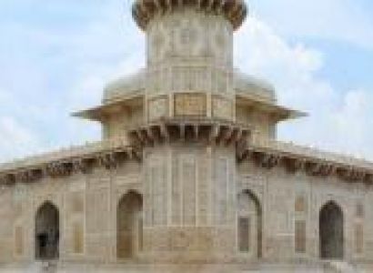 Weekend Breaks -agra & Sikri Tour