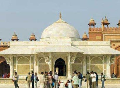 Weekend Breaks -agra & Sikri Tour