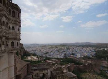 A Vibrant Venture 8 Tour