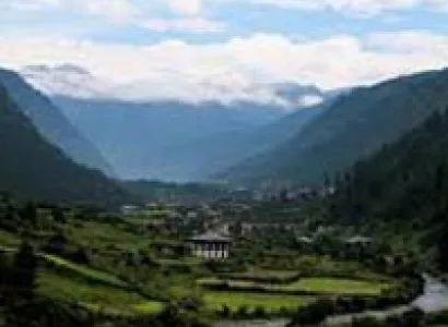 Enriching Bhutan Paro - Thimphu - Punakha- Bumthang - Trongsa -Phobjikha Tour