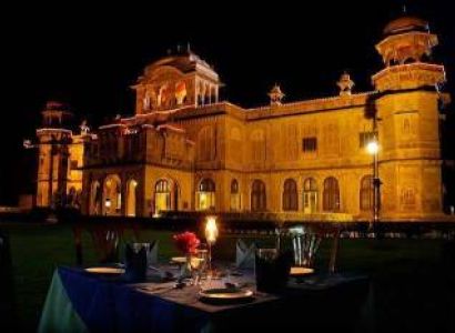 Forts, Palaces and Sand dunes for 4 adults