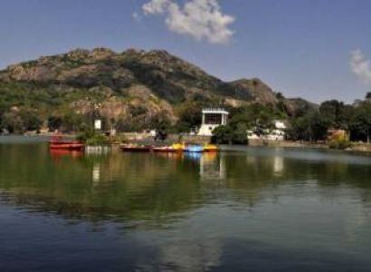 Forts, Palaces and Sand dunes for 4 adults