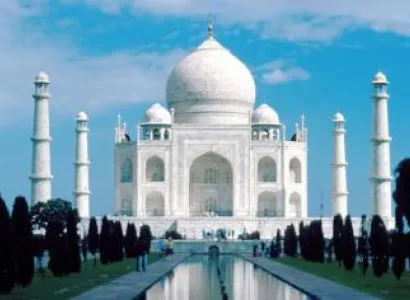 Taj Mahal with Ganges Tour