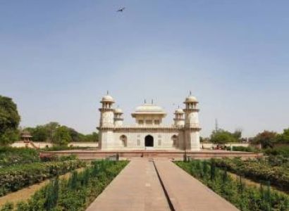 Same Day Taj Mahal Tour By Gatimaan Train