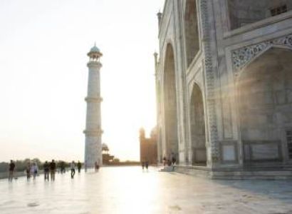 Private Taj Mahal At Sunrise and Agra Day Tour from Delhi