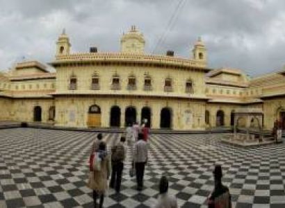 Varanasi – Chitrakoot – Prayagraj – Ayodhya   5 Nights 6 Days  Tour Package