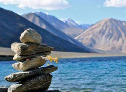 Travel to Ladakh via Srinagar Tour