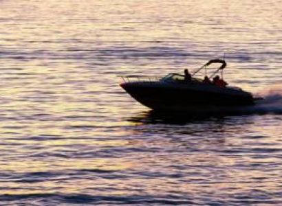 One Day Speed Boat Safari In Kovalam - Kerala Tour