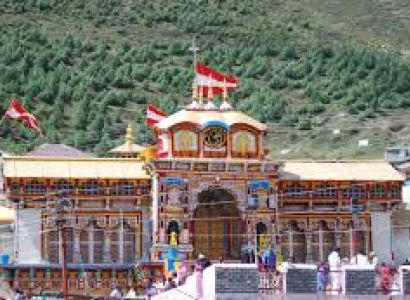 Chardham yatra Package By 14 Seater Tempo Traveller NON AC