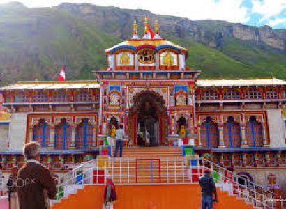 Kedarnath-Badrinath yatra Package By 14 Seater Tempo Traveller NON AC
