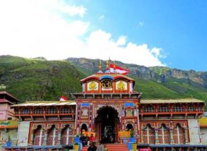 Chardham yatra by Tempoo Travller
