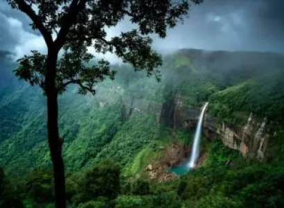 Shillong Cherrapunjee Dwaki Mawlynnong Kaziranga