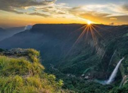 Shillong Cherrapunjee Dwaki Mawlynnong Kaziranga