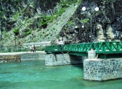 Srinagar Pahalgam Sonamarg Gulmarg Patnitop & Mata Vaisnodevi (Jammu & Kashmir)