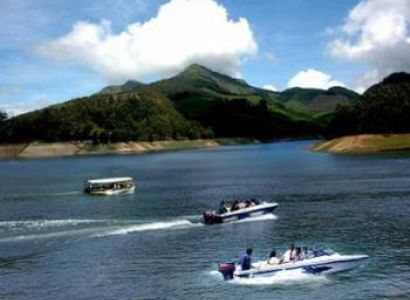 Explore Munnar & Thekkady  Package  4 days