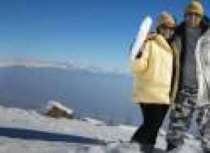 4 Nights - 5 Days Kashmir Honeymoon Package