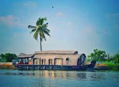 Coimbatore- Munnar- Alleppey- Guruvayur - Family Tour Package